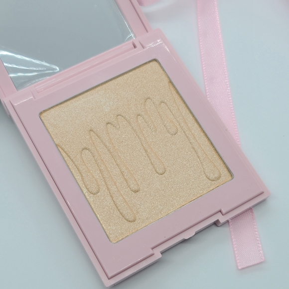 KYLIE COSMETICS Kylighter ICE ME OUT - Picture 5 of 7